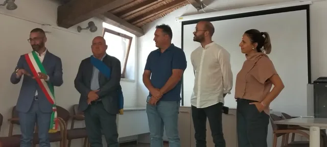 Il dialogo tra i partecipanti alla sessione istituzionale.