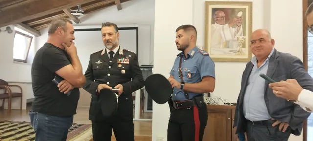 Un momento di confronto con i rappresentanti locali.